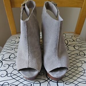 Kenneth Cole Peeptoe Wedge